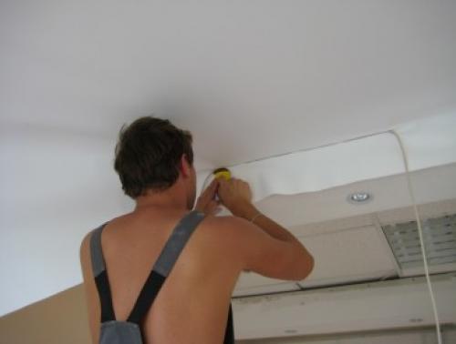 Стеновой багет для натяжных потолков. Классификация профилей для крепления натяжных потолков