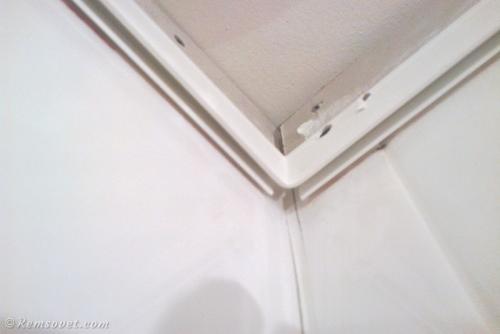 Советы по креплению багета для натяжных потолков. Потолочный багет для гарпунного крепления натяжного потолка 07