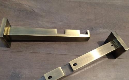 Кронштейн для карниза: виды, комплектующие, методы крепления и советы по выбору дизайна (85 фото)