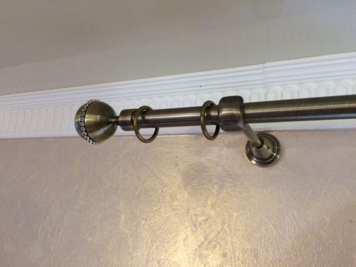 Кронштейн для карниза: виды, комплектующие, методы крепления и советы по выбору дизайна (85 фото)