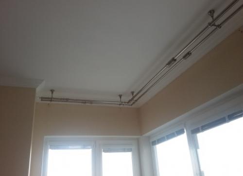 Виды потолочных карнизов для штор. Потолочный карниз: обзор лучших современных видов. 115 фото важного элемента дизайна