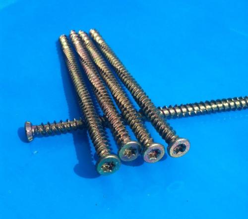 Как вкрутить саморез в дерево. Как без труда вкрутить любой шуруп в дерево