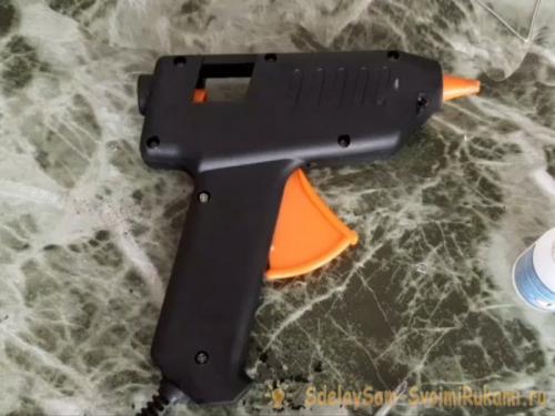 Как вкрутить шуруп в разболтанное отверстие в пластике. Восстановление сорванной резьбы