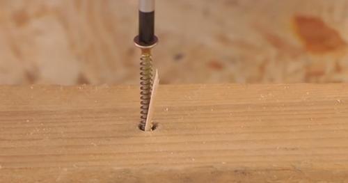 Как вкрутить саморез в металл или дерево. Как вкрутить саморез в металл. 04