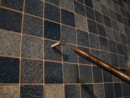 Как вкрутить саморез в дсп. Как вкручивать саморезы в разные материалы?