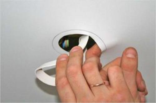 Как сделать отверстие в натяжном потолке правильно. Натяжные потолки, как разновидность отделки потолков 07