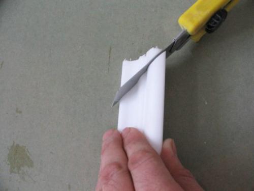 Ниша для штор в натяжном потолке: как приклеить плинтус. Как скрыть карниз за потолочным плинтусом