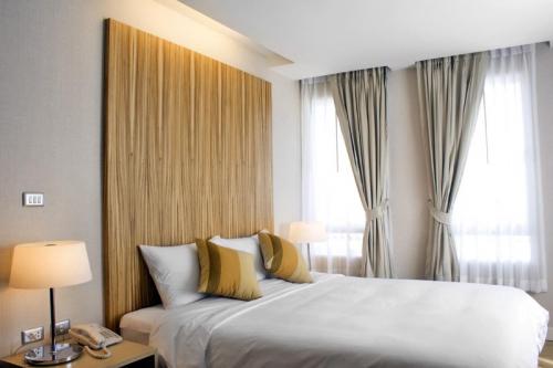 Как выбрать гардины для штор под натяжной потолок. Гардины для штор: советы по выбору под натяжной потолок