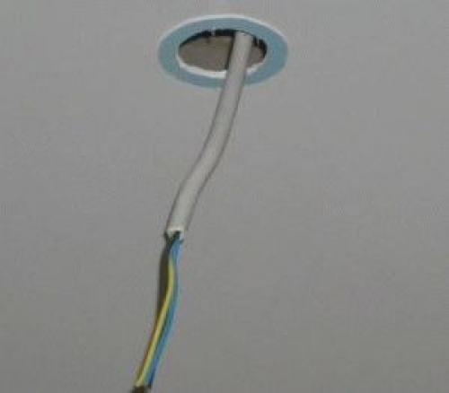 Отверстие в натяжном потолке. Натяжные потолки, как разновидность отделки потолков 12