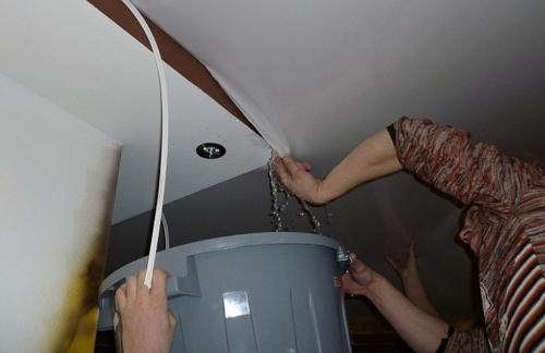 Демонтаж натяжного потолка. Зачем нужен демонтаж