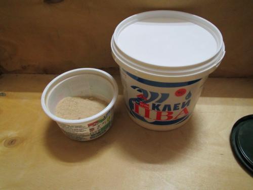 Чем клеить багеты из пенопласта. Как правильно приклеить потолочный плинтус из пенопласта