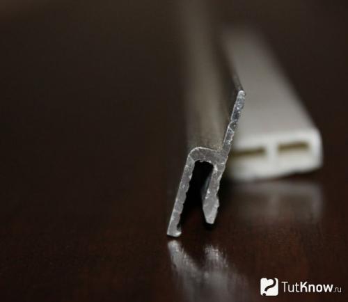 Какой стороной правильно крепить багет для натяжного потолка. Как крепить багет для натяжных потолков 02 Какой стороной правильно крепить багет для натяжного потолка. Как крепить багет для натяжных потолков 02