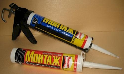 Последовательность установки натяжного потолка и плинтусов. Маскировочная лента против потолочного плинтуса 04