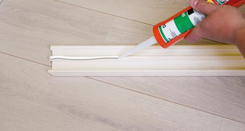 Как и чем клеить багеты на потолок. Чем приклеить багет для потолка, чтобы не отвалился 21