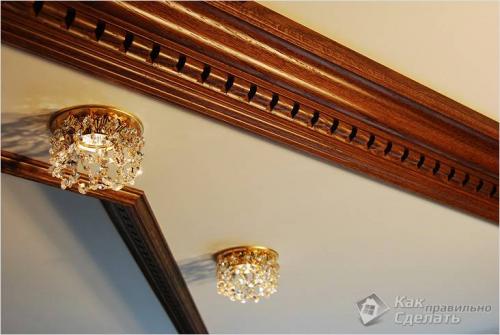 Как и чем клеить багеты на потолок. Чем приклеить багет для потолка, чтобы не отвалился 11