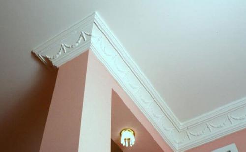 Как и чем клеить багеты на потолок. Чем приклеить багет для потолка, чтобы не отвалился 18 Как и чем клеить багеты на потолок. Чем приклеить багет для потолка, чтобы не отвалился 18