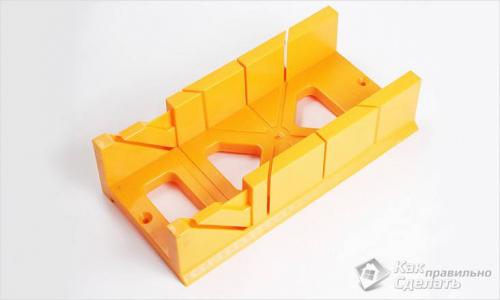 Как и чем клеить багеты на потолок. Чем приклеить багет для потолка, чтобы не отвалился 12