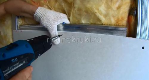 Как часто прикручивать гипсокартон. Уро.  Как крепить гипсокартон к стене (металлическому каркасу)