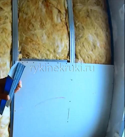 Как часто прикручивать гипсокартон. Уро.  Как крепить гипсокартон к стене (металлическому каркасу)