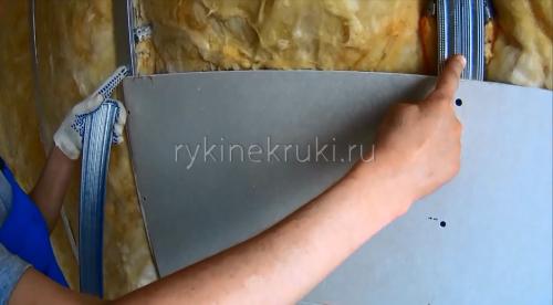 Как часто прикручивать гипсокартон. Уро.  Как крепить гипсокартон к стене (металлическому каркасу)