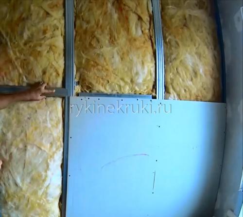 Как часто прикручивать гипсокартон. Уро.  Как крепить гипсокартон к стене (металлическому каркасу)