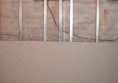 Правила создания каркаса для перегородок и потолков. Перегородка из гипсокартона своими руками за 12 шагов 05 Правила создания каркаса для перегородок и потолков. Перегородка из гипсокартона своими руками за 12 шагов 05