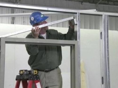 Правила создания каркаса для перегородок и потолков. Перегородка из гипсокартона своими руками за 12 шагов 12 Правила создания каркаса для перегородок и потолков. Перегородка из гипсокартона своими руками за 12 шагов 12