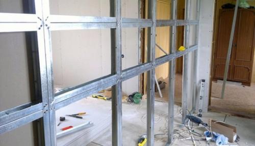 Правила создания каркаса для перегородок и потолков. Перегородка из гипсокартона своими руками за 12 шагов 09 Правила создания каркаса для перегородок и потолков. Перегородка из гипсокартона своими руками за 12 шагов 09