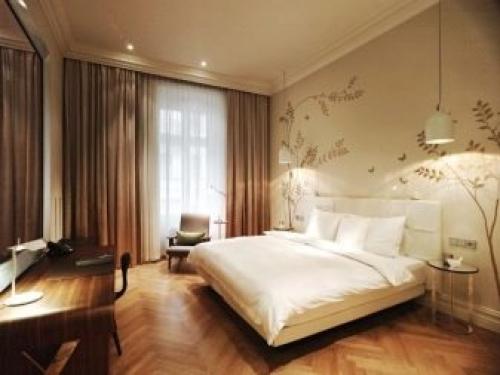 Как спрятать карниз за потолочный плинтус. Как закрыть карниз потолочным плинтусом: что понадобится для работы и как производится установка 02