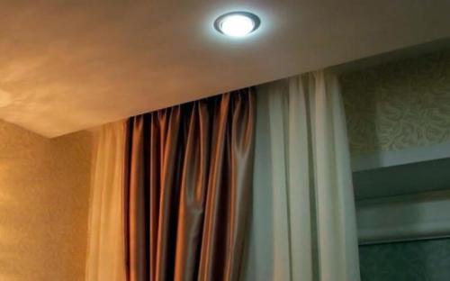 Декоративный карниз для натяжного потолка. Критерии выбора