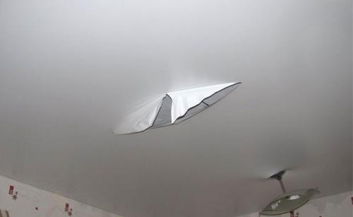 Ремонт пореза натяжного потолка своими руками. Способы устранения порезов