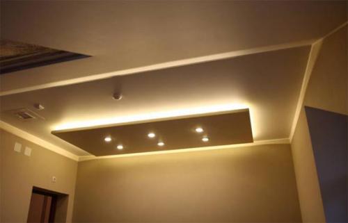 Вставка плинтус для натяжных потолков. Потолочный карниз