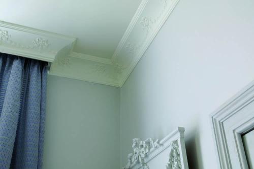 Багет для потолочного карниза. Разновидности багетных карнизов