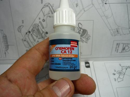 Чем закрыть отверстие в натяжном потолке от люстры. Что делать с дырками на натяжном потолке: лучшие идеи