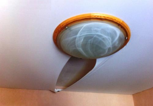 Что можно наклеить на натяжной потолок. Наклейки на натяжной потолок: тонкости дизайна 03